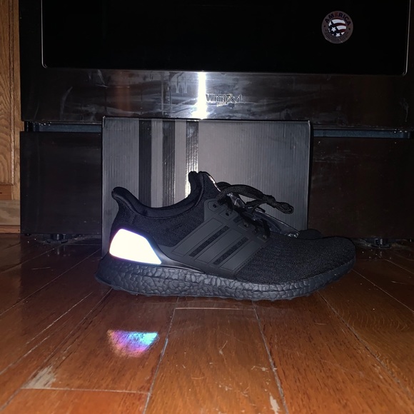 NWT Miadidas Ultraboost Blk Xeno Reflective10.5 DS - Picture 3 of 9